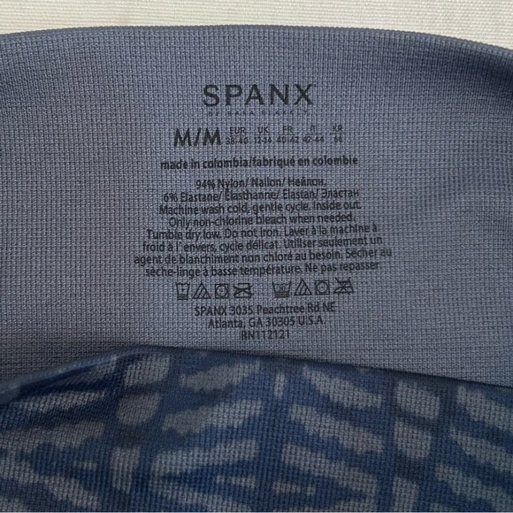 Women’s Spanx Look at‎ me Now Seamless Leggings Medium Indigo Geo EUC - Picture 6 of 11